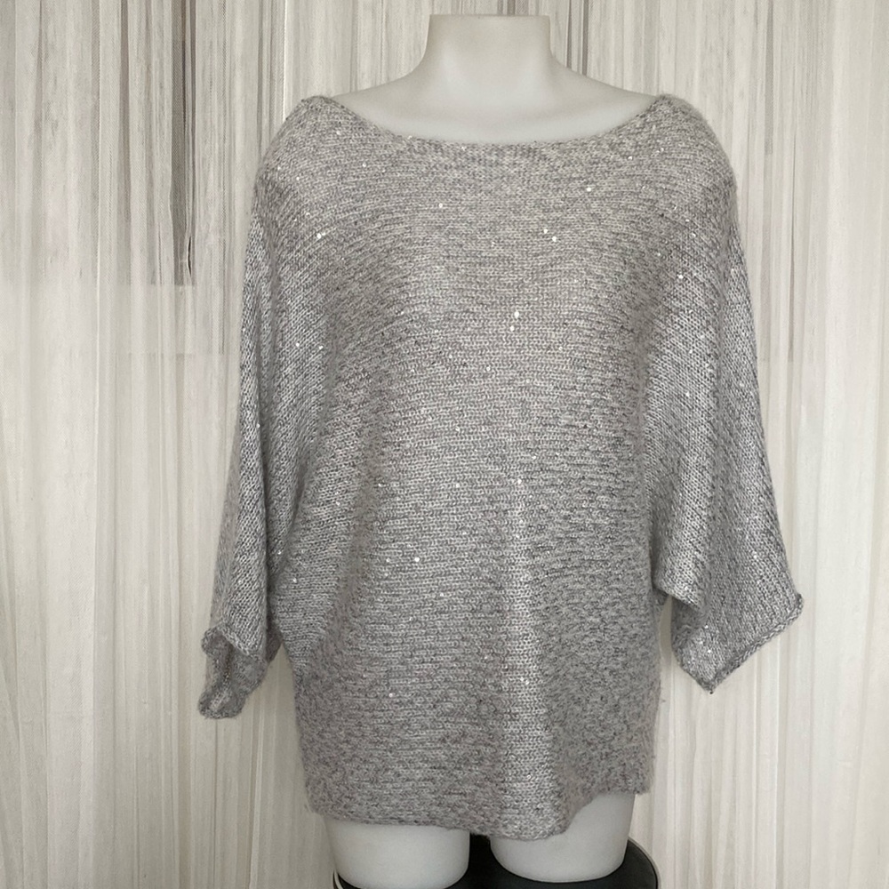 Cassis Collection stunning loose knit heather grey, sequins sweater! Size M/L